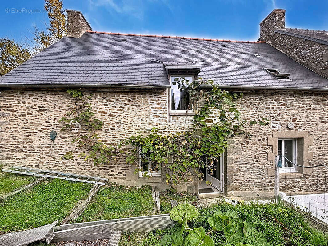 Maison à PLOUER-SUR-RANCE