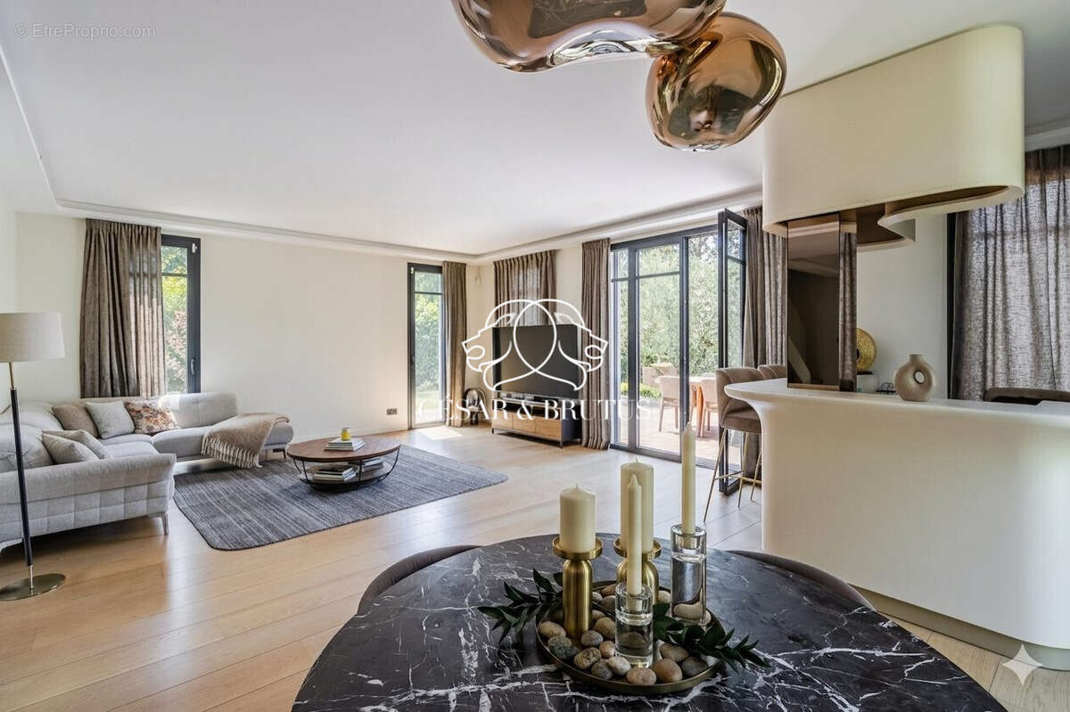 Maison 202 m² à Saint-Didier-Au-Mont-D'or  - photo 9