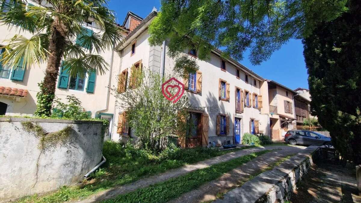 Maison à PRAT-BONREPAUX