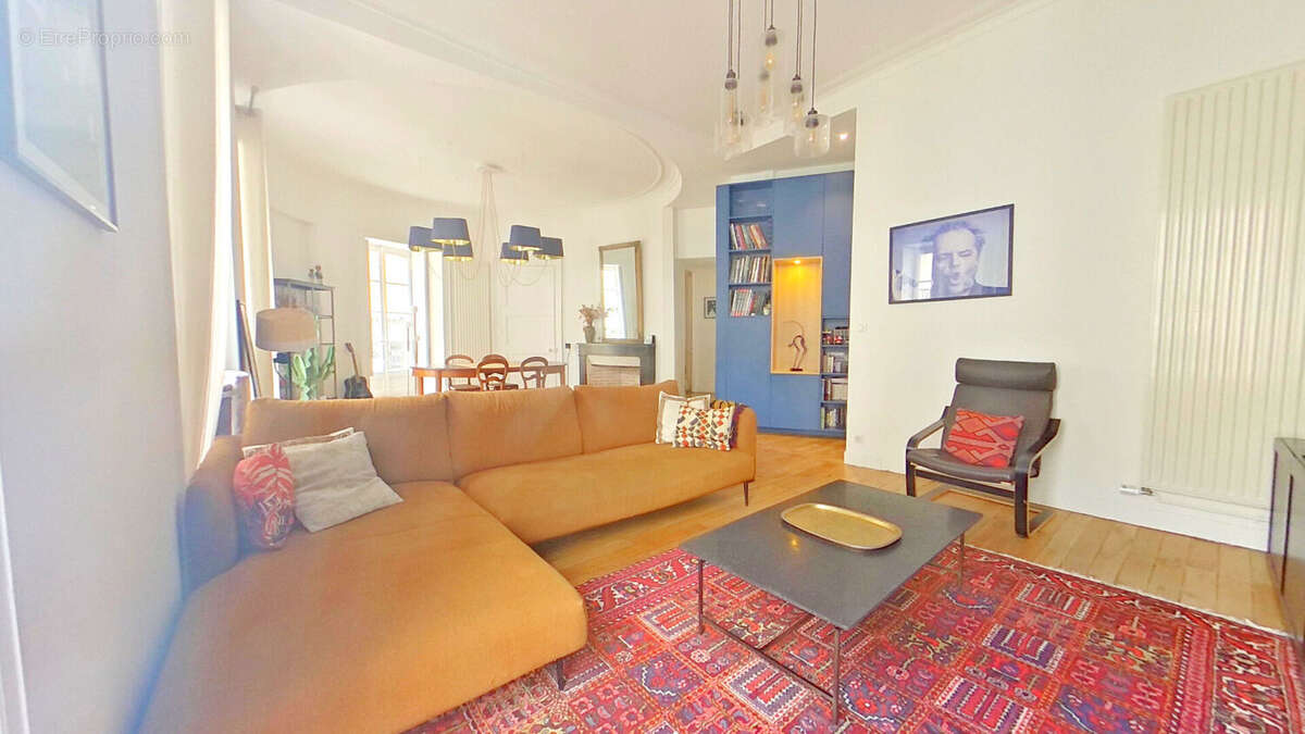 Appartement d'exception de 128 m² entièrement rénové - Charme de l'ancien et prestations contemporaines - photo 3