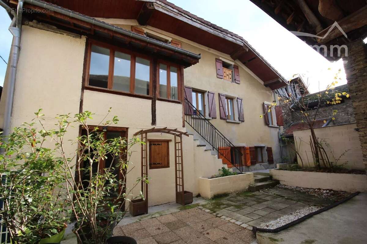 Maison à LA ROCHETTE