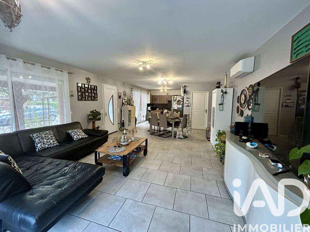 Photo 3 - Maison à VENDAYS-MONTALIVET