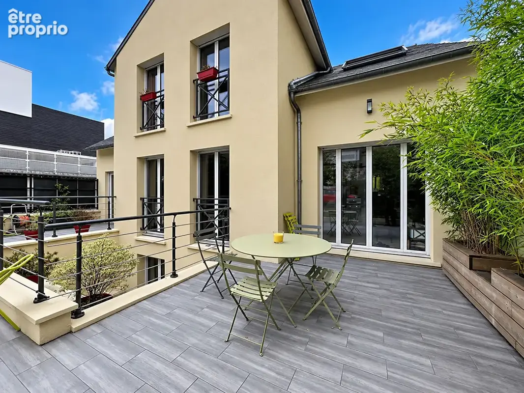 Maison à COURBEVOIE
