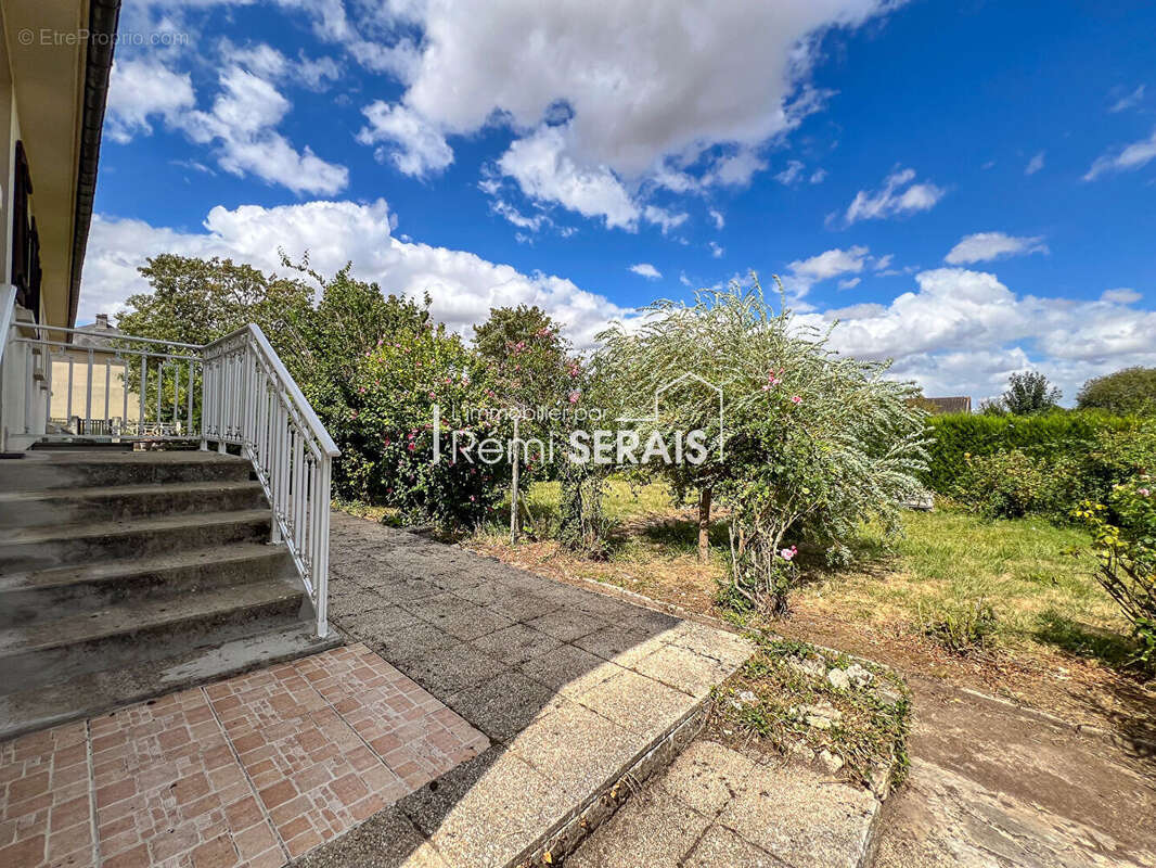 Exclusivité à Potigny : maison surélevée avec jardin et sous-sol - photo 10