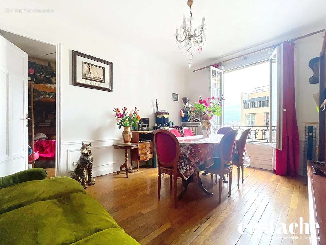 Appartement à LES LILAS