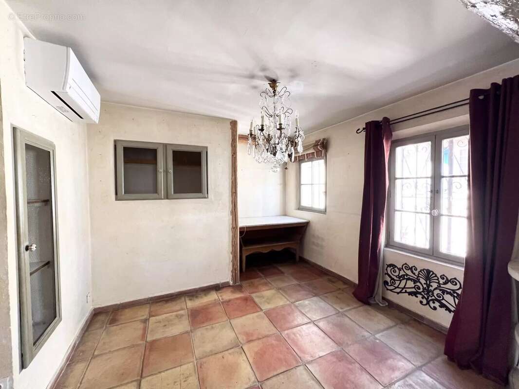 Appartement à COGOLIN