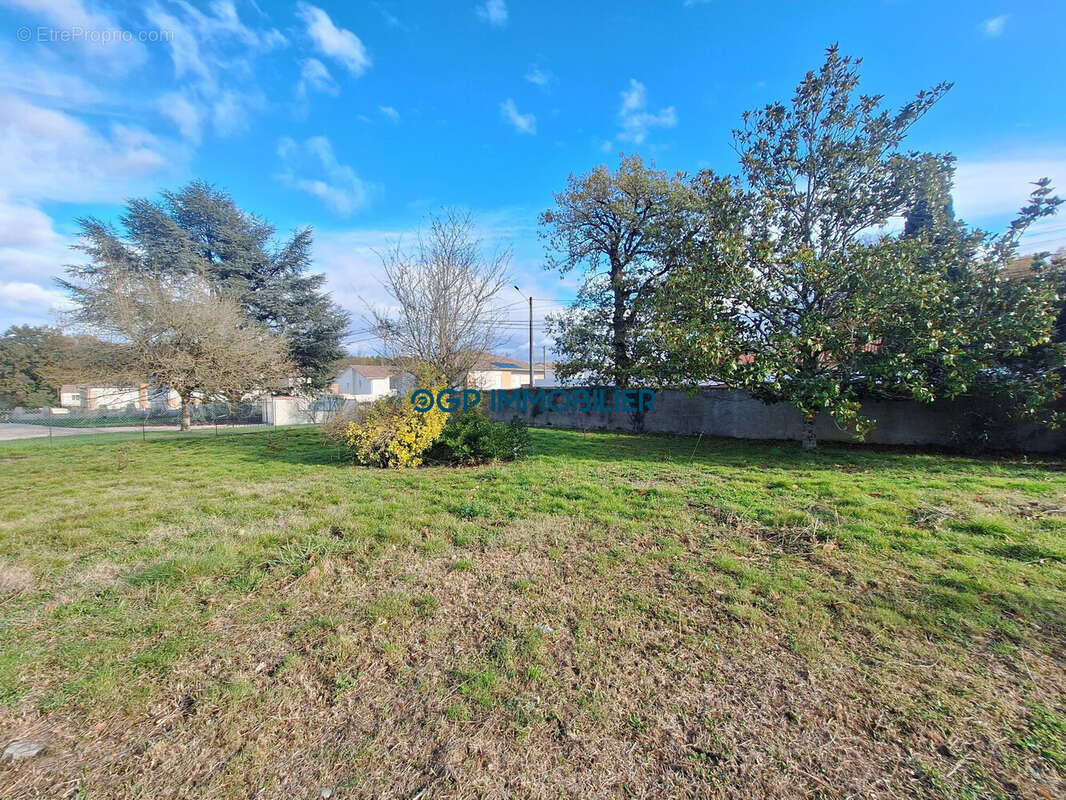 Maison à BRUGUIERES