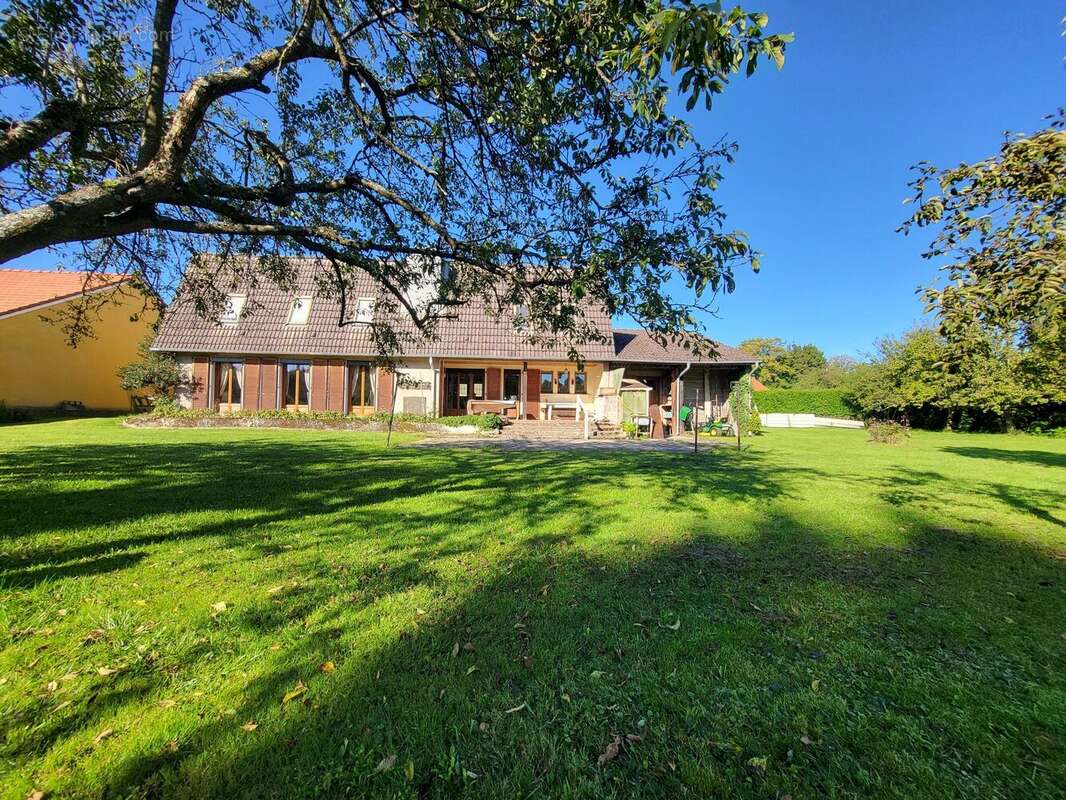 Maison à TUCQUEGNIEUX