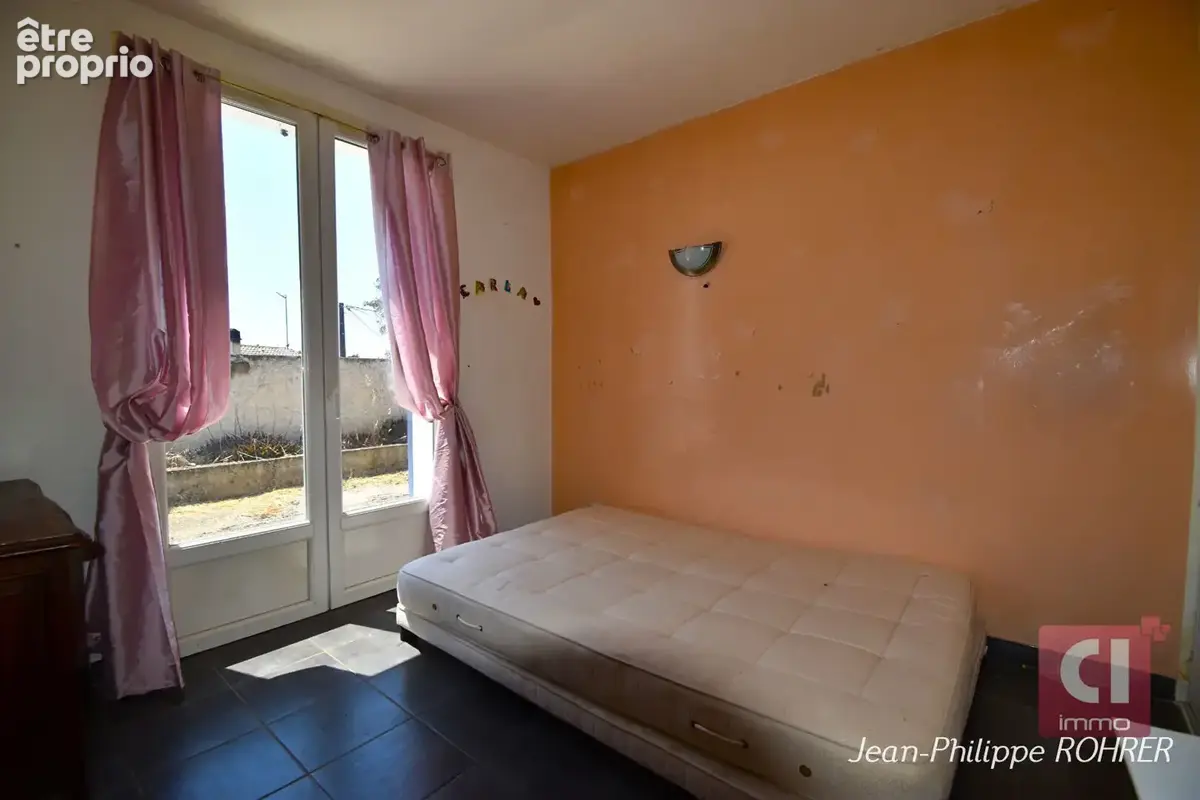 Sainte-anastasie-sur-issole propriété avec 2 dépendances, piscine et garage de 65 m² ? multiples possibilités - photo 11