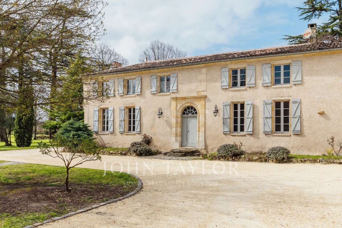 Maison à SAINT-EMILION