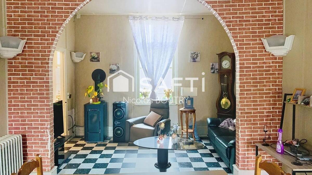 Photo 1 - Maison à BOHAIN-EN-VERMANDOIS