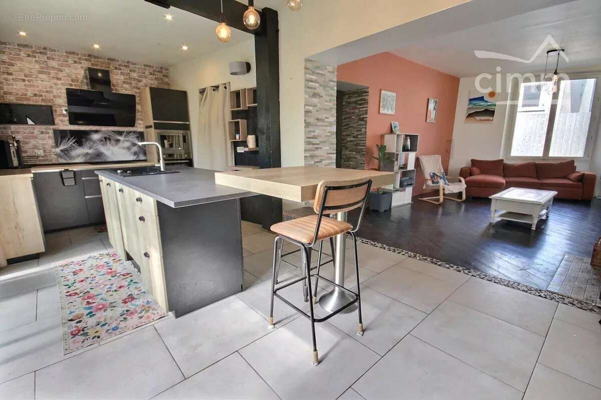 Maison à LA ROCHETTE