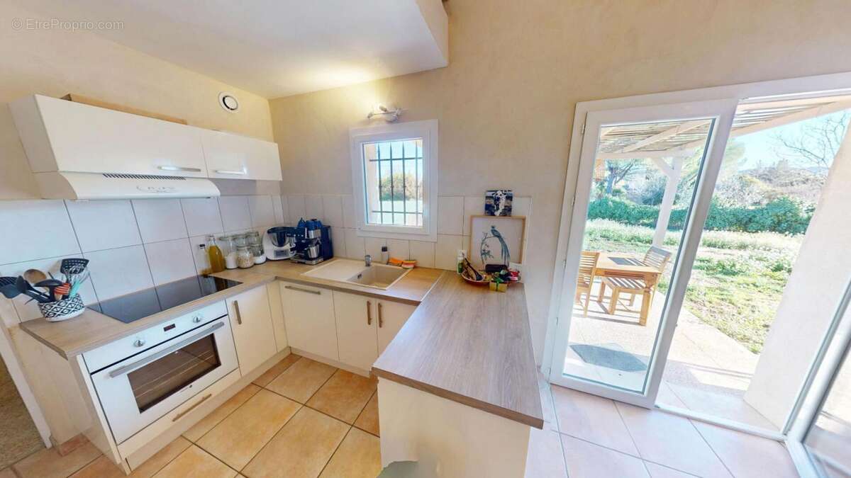 Maison à LE MUY