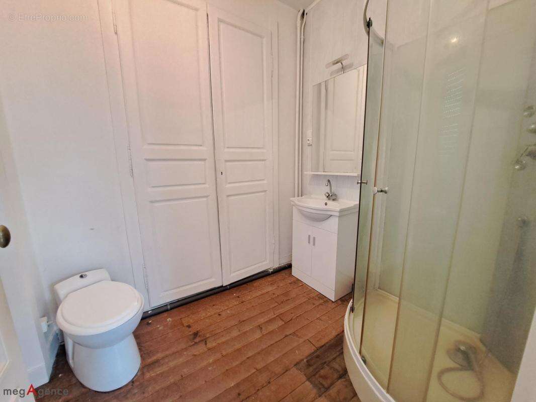 Appartement à LE MELE-SUR-SARTHE