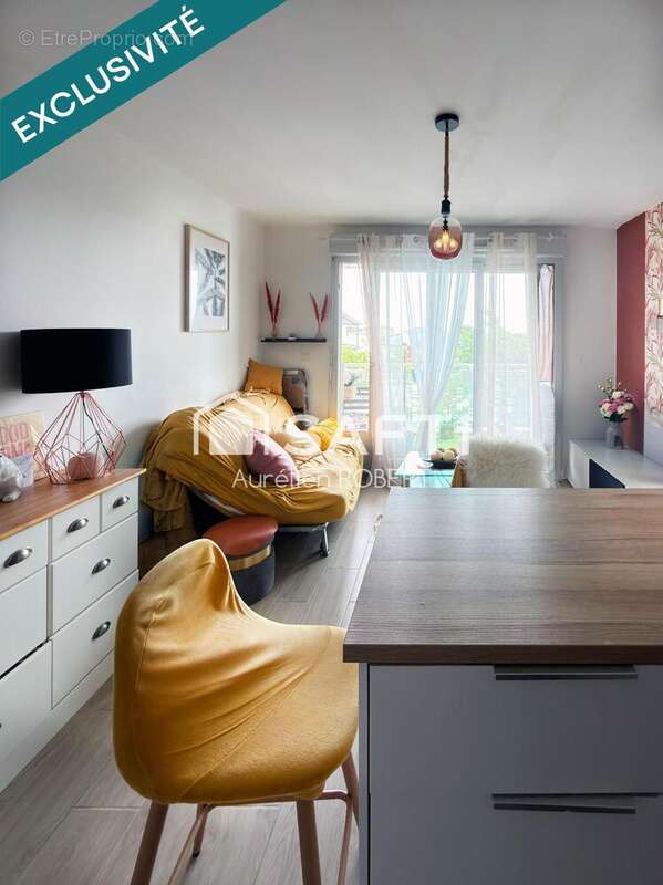 Photo 2 - Appartement à L'ISLE-D'ABEAU