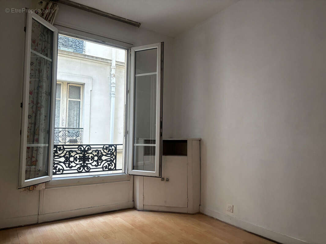 Appartement à PARIS-20E