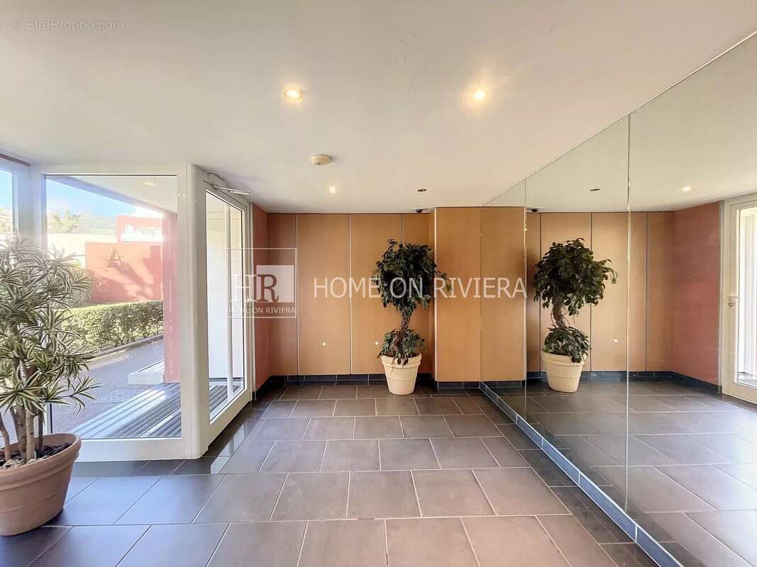 Appartement à MANDELIEU-LA-NAPOULE