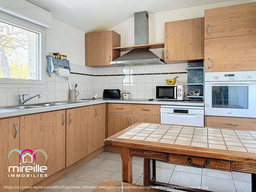 Maison à JONQUIERES-SAINT-VINCENT