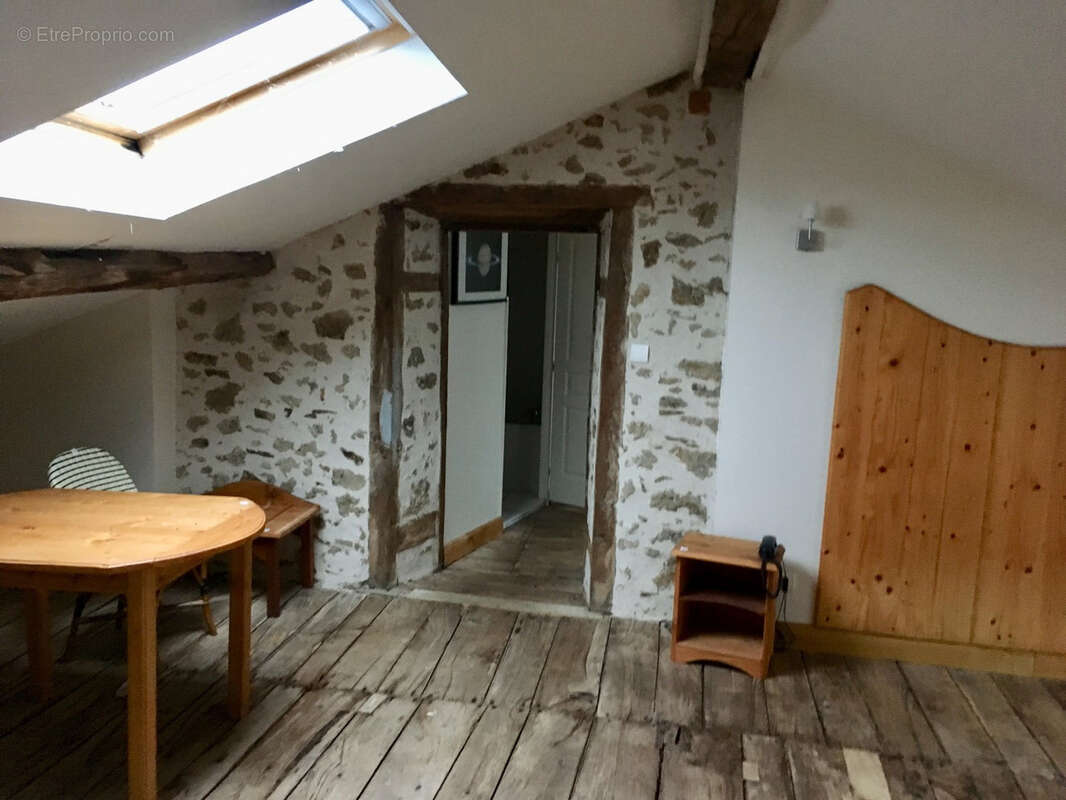 Commerce à SAINT-JUNIEN