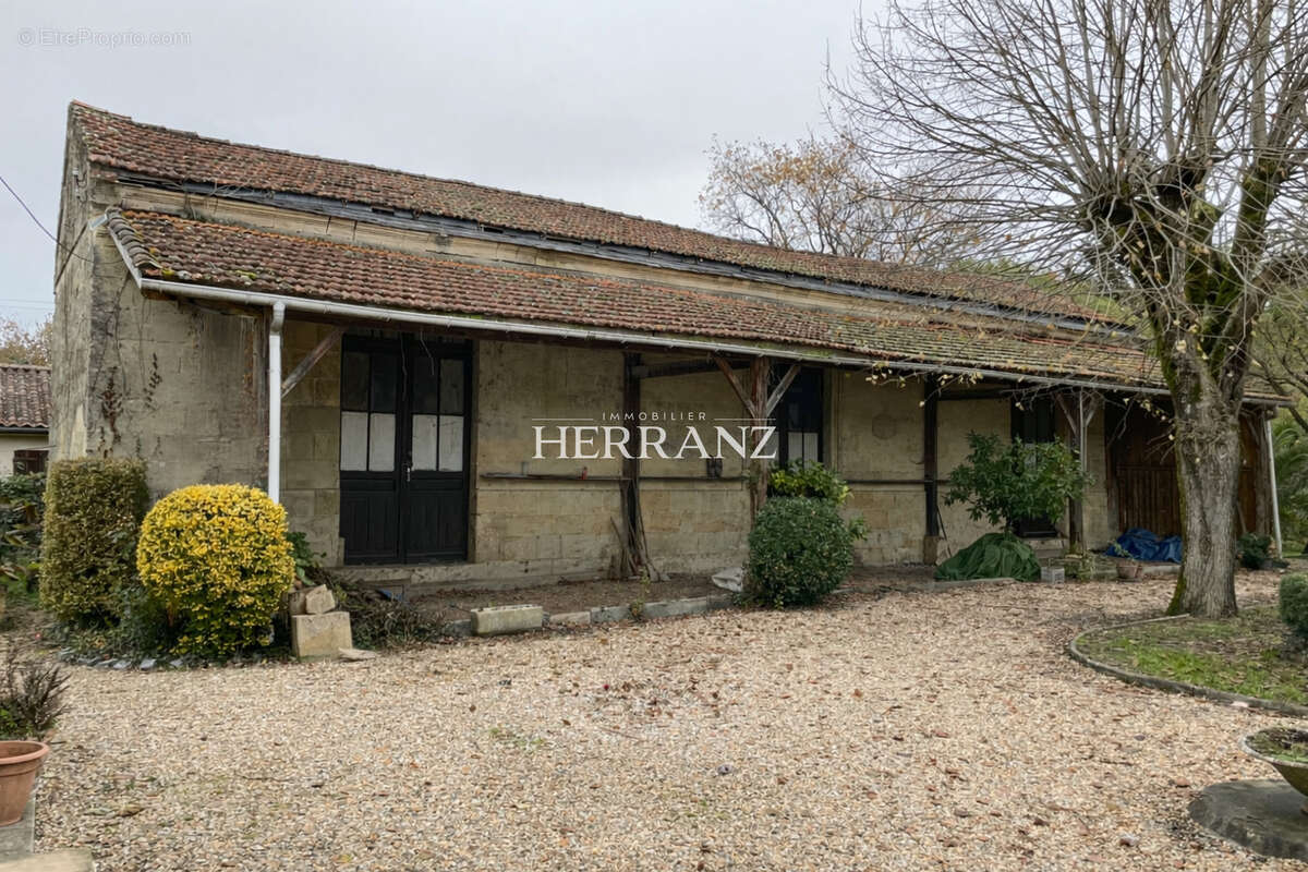 Maison à IZON