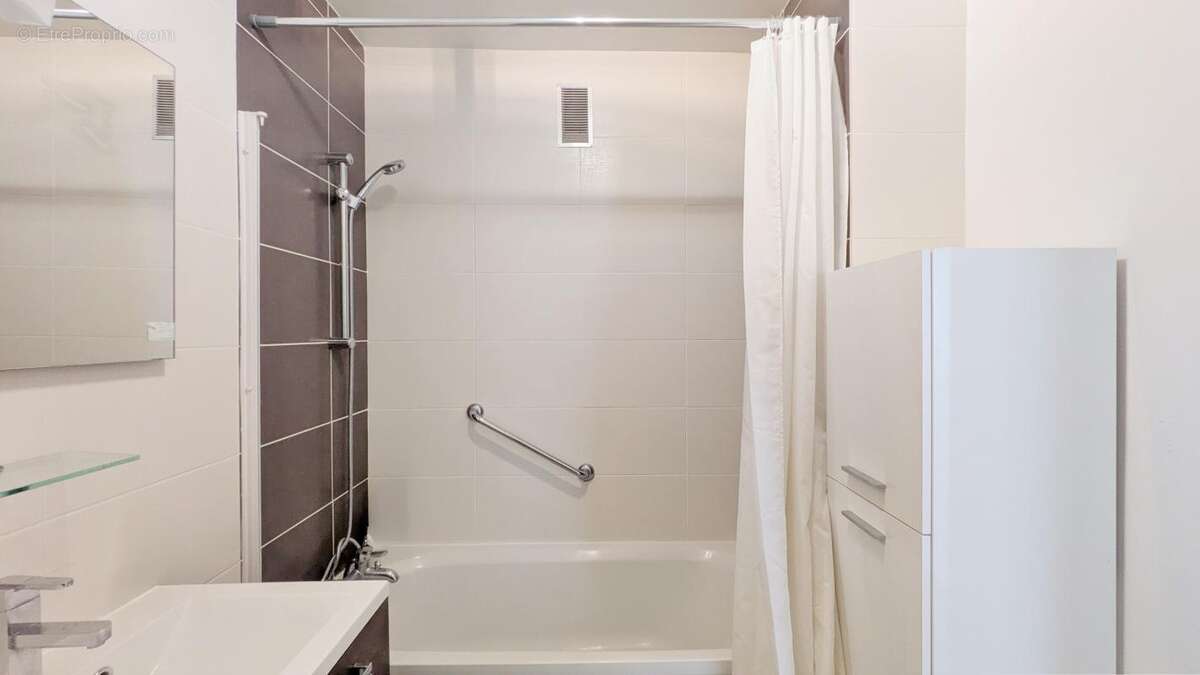 Appartement à PARIS-12E