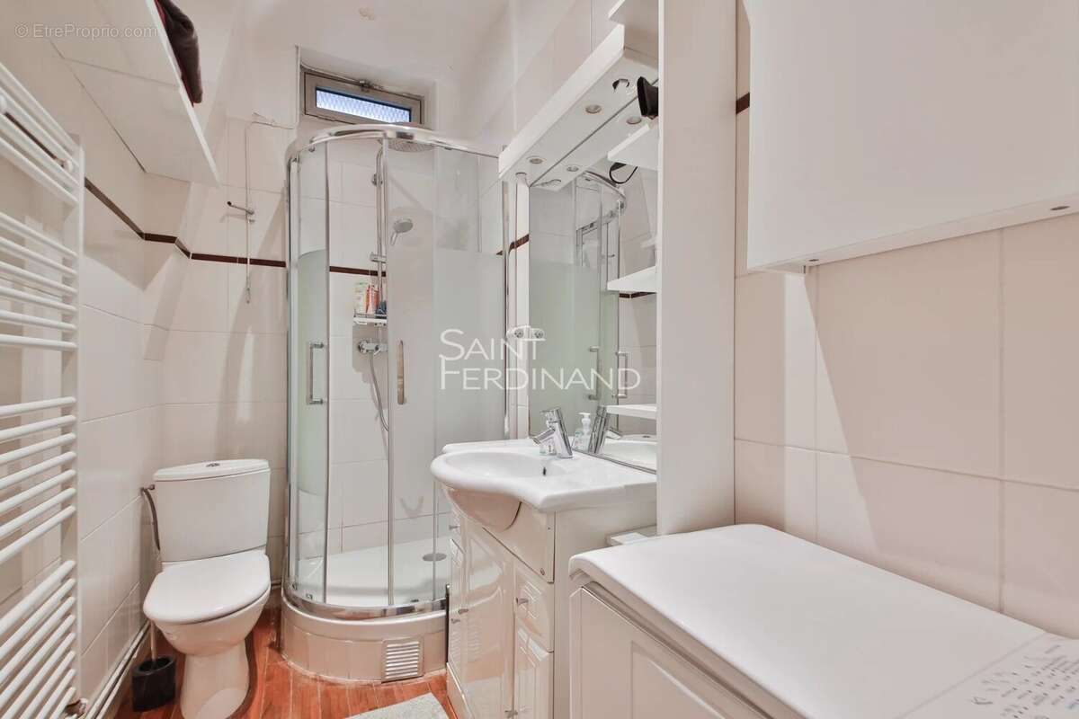 Appartement à PARIS-17E