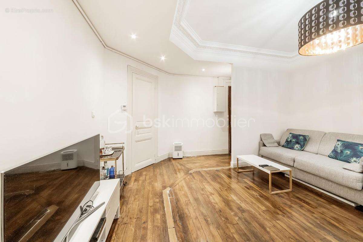 Appartement à PARIS-14E