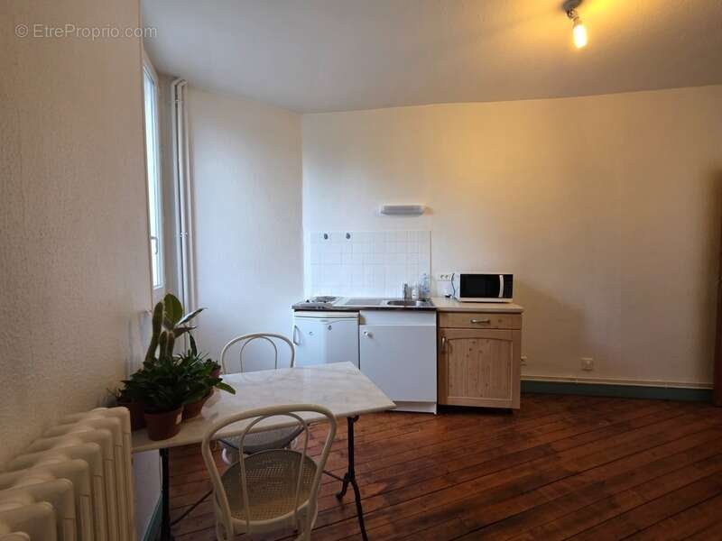 Appartement à SAINT-SORNIN-LEULAC