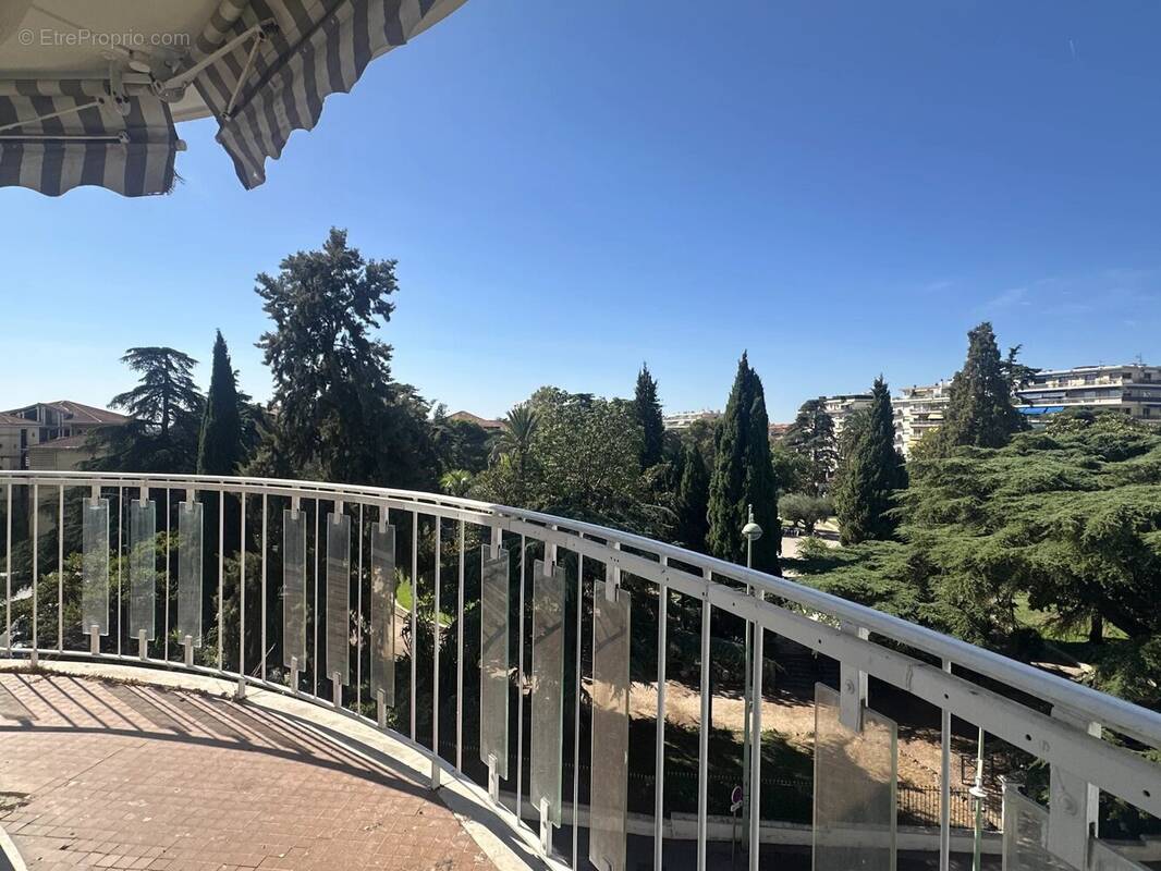 Appartement à LE CANNET