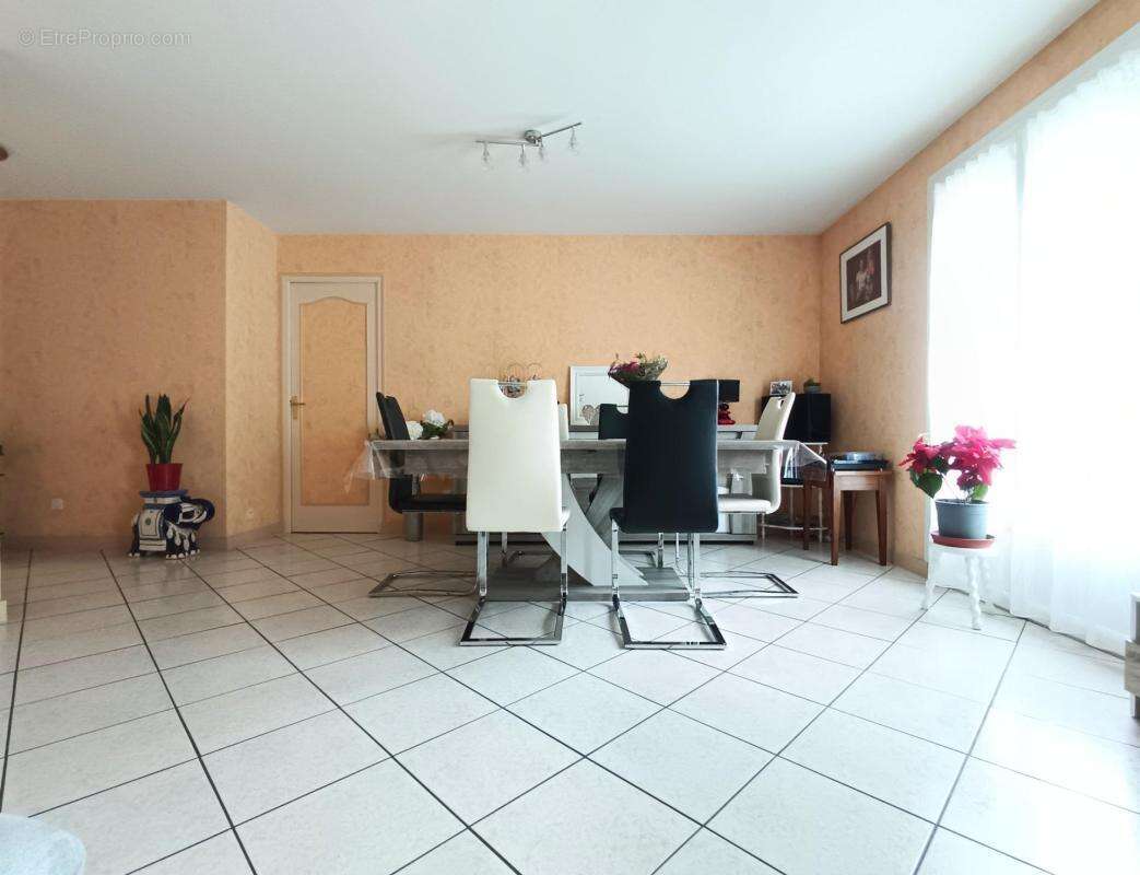 maison de Bourg sur sous sol - photo 3