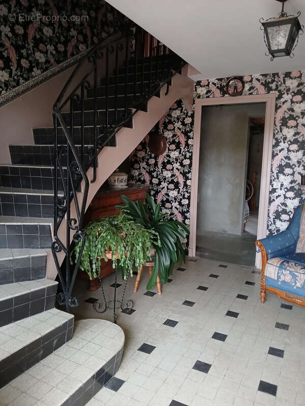 Maison à NERONDE-SUR-DORE