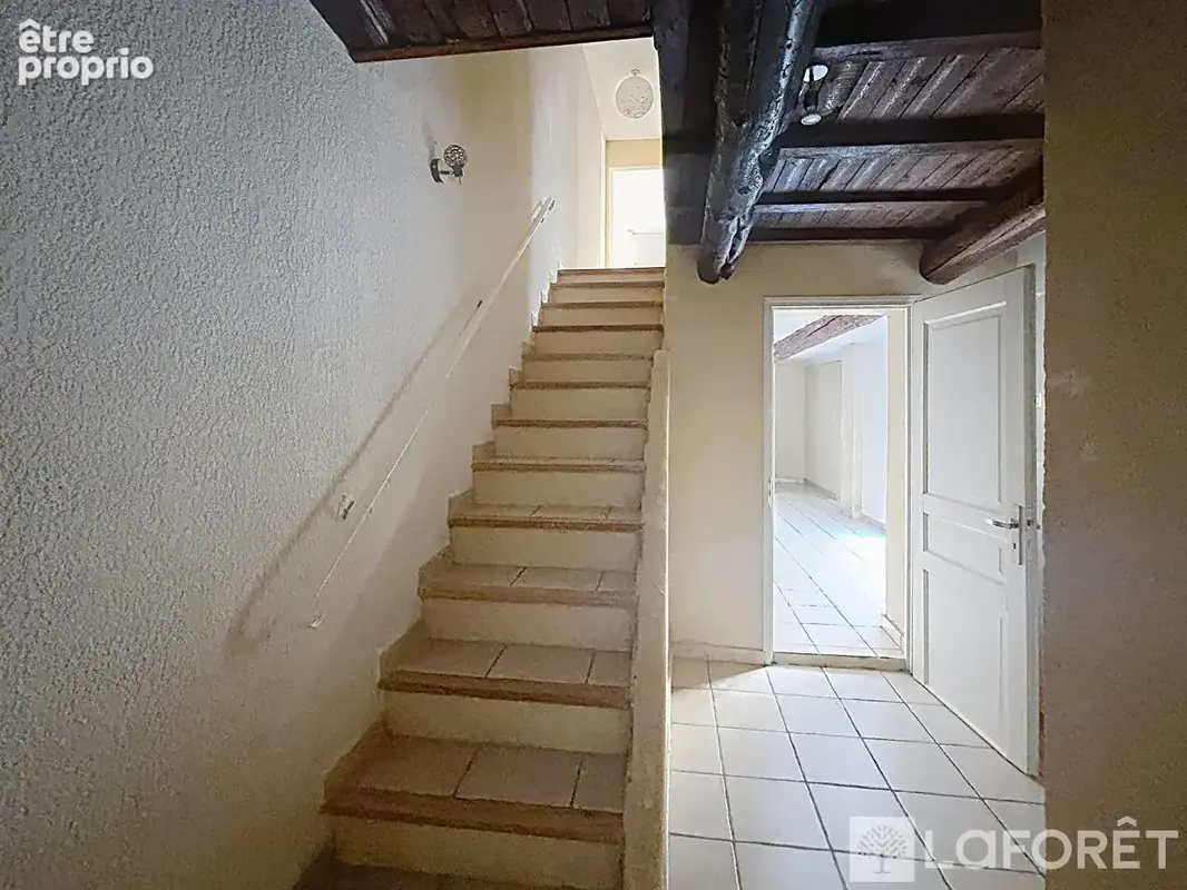 PIOLENC - Beau duplex de 90m², avec cour intimiste, solarium et garage! - photo 4