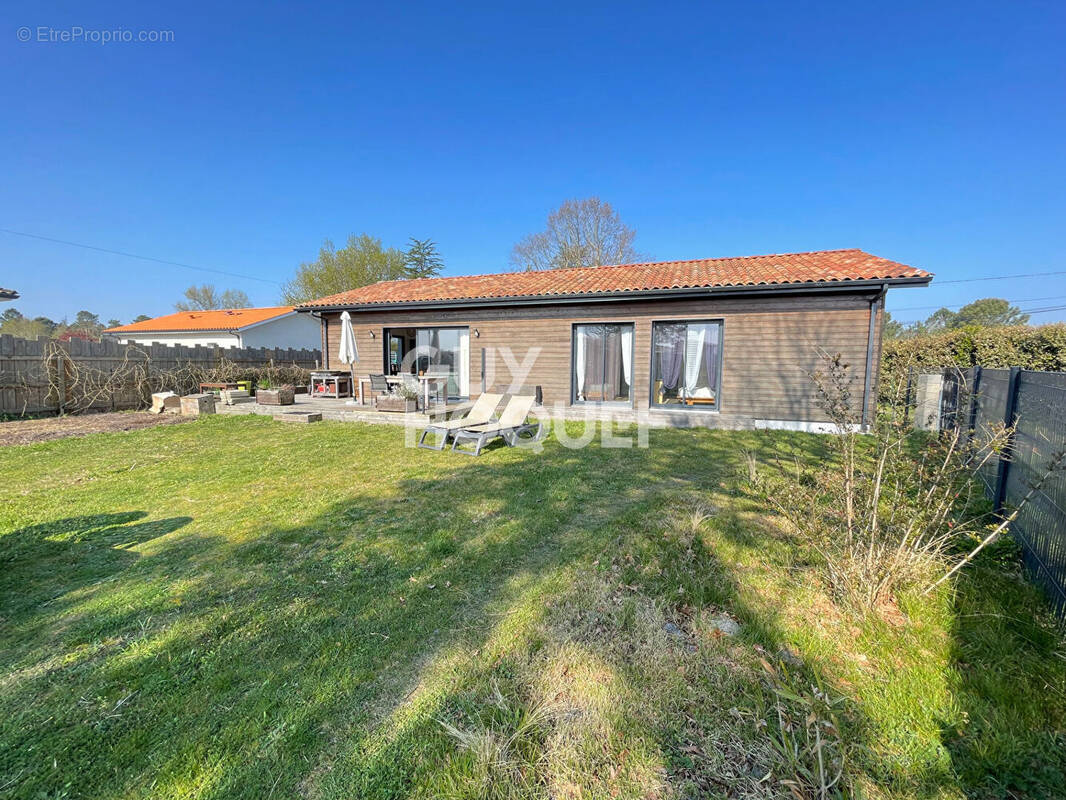 Maison à PARENTIS-EN-BORN