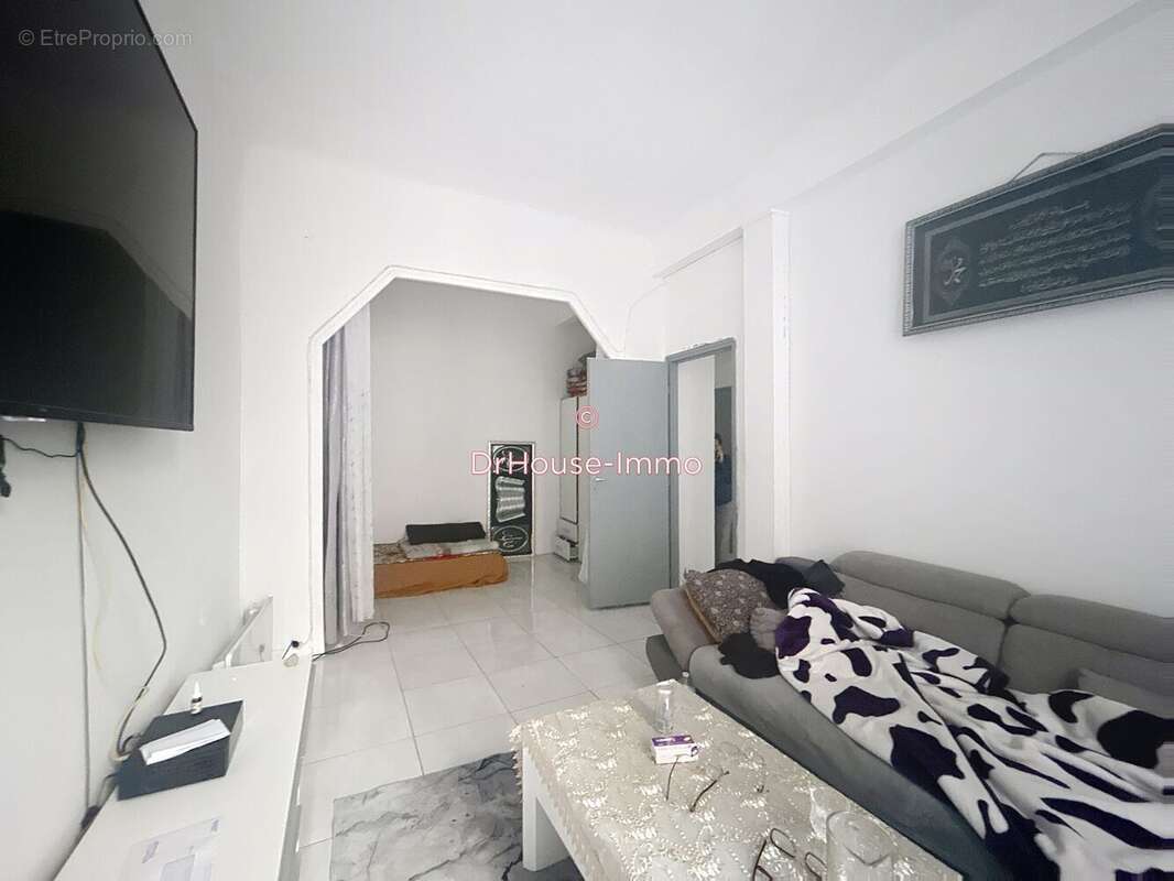 Appartement à MARSEILLE-1E