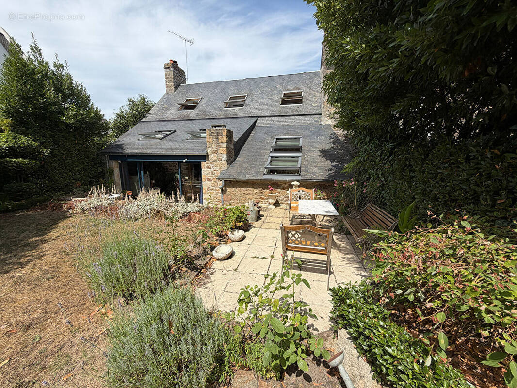 Maison à ROZ-SUR-COUESNON