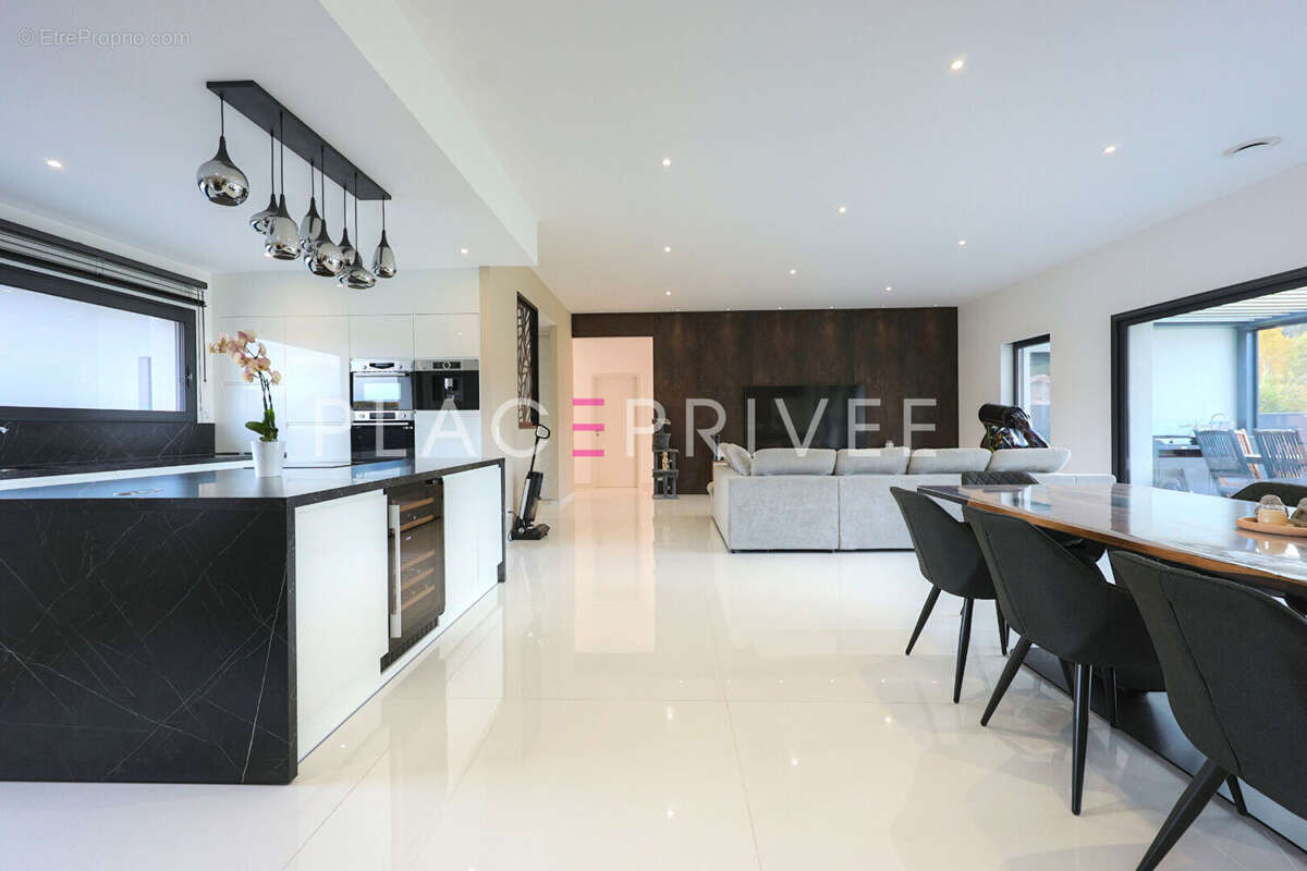 Maison à SAINT-LEONARD