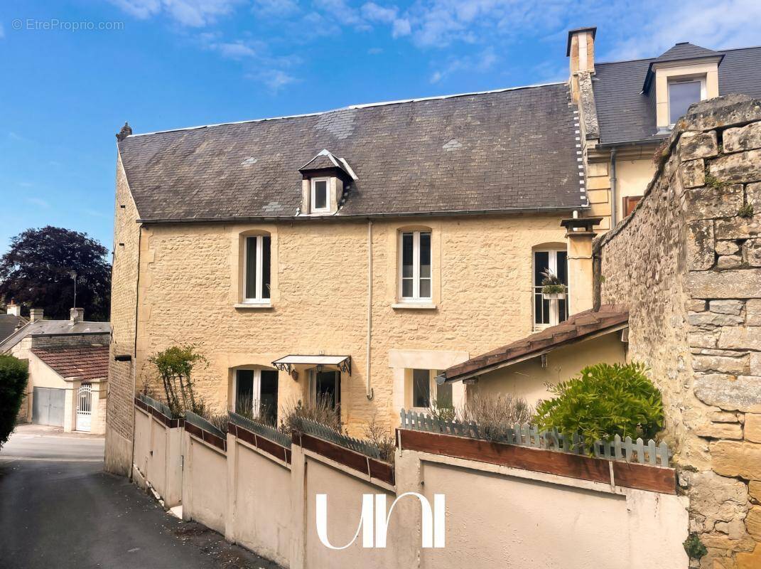 Maison à FONTAINE-HENRY