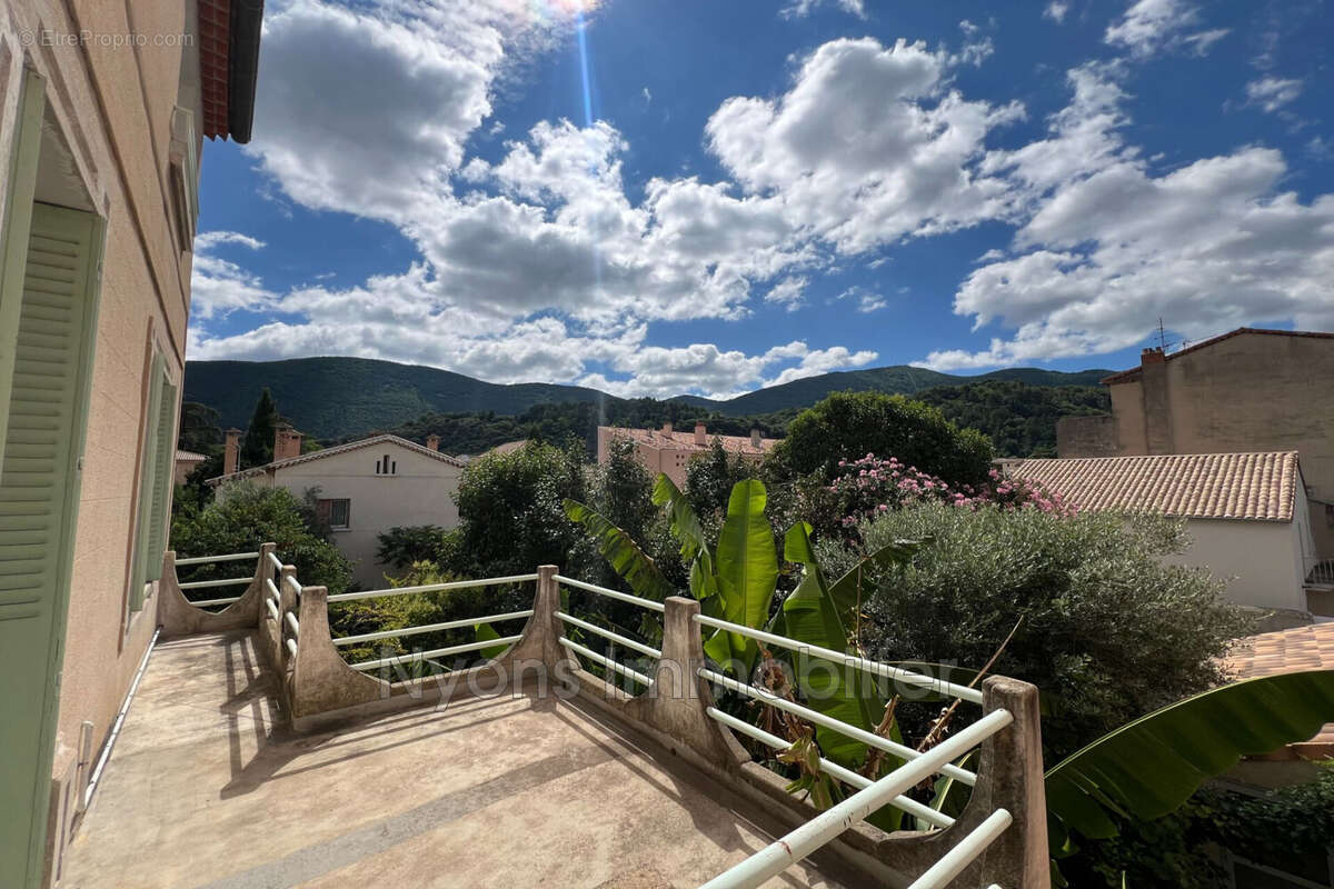 Appartement à NYONS