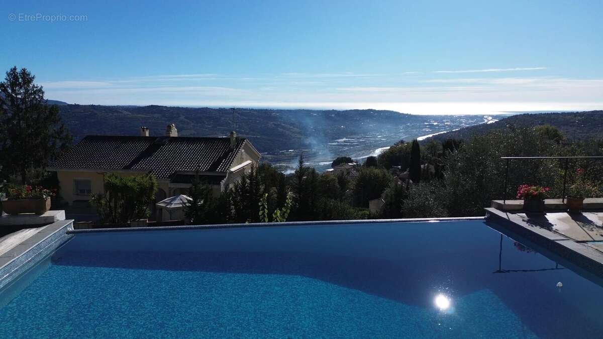 Appartement à GATTIERES