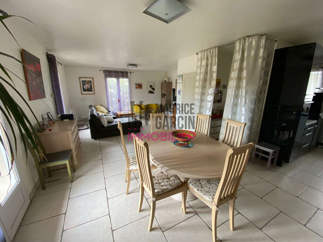 Maison 114 m² à L'isle-Sur-La-Sorgue  - photo 2