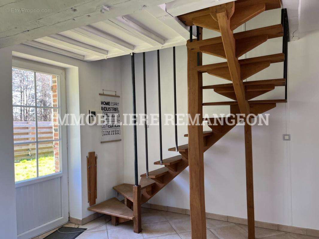 Maison à CHAUMONT-SUR-THARONNE