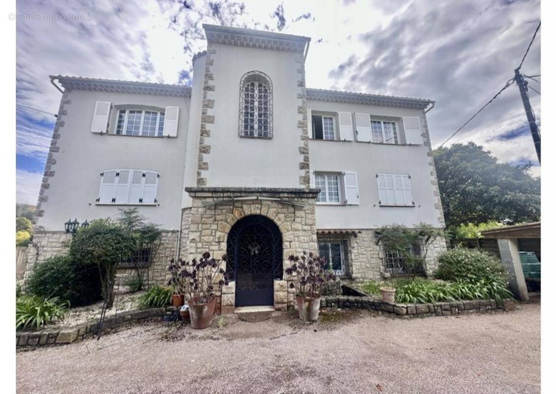 Appartement à MOUGINS