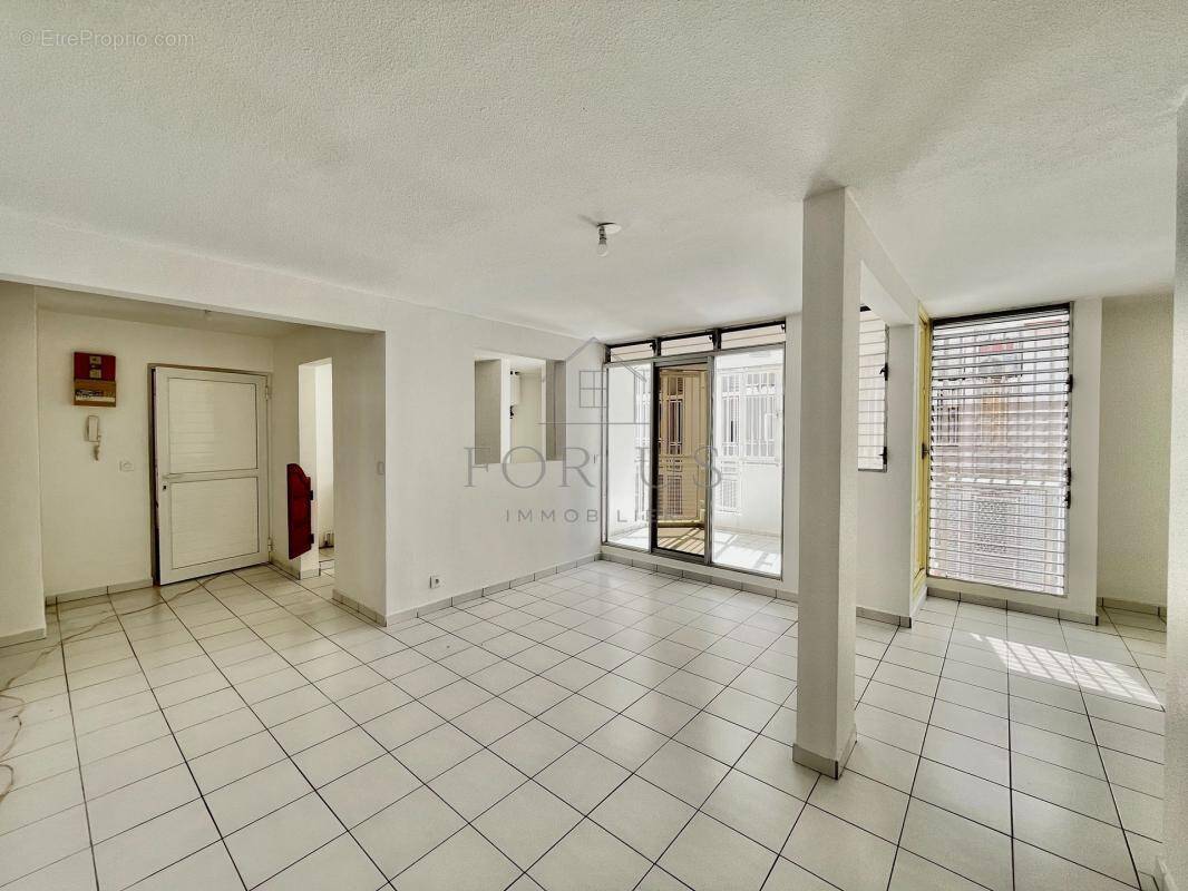 Appartement à LES ABYMES