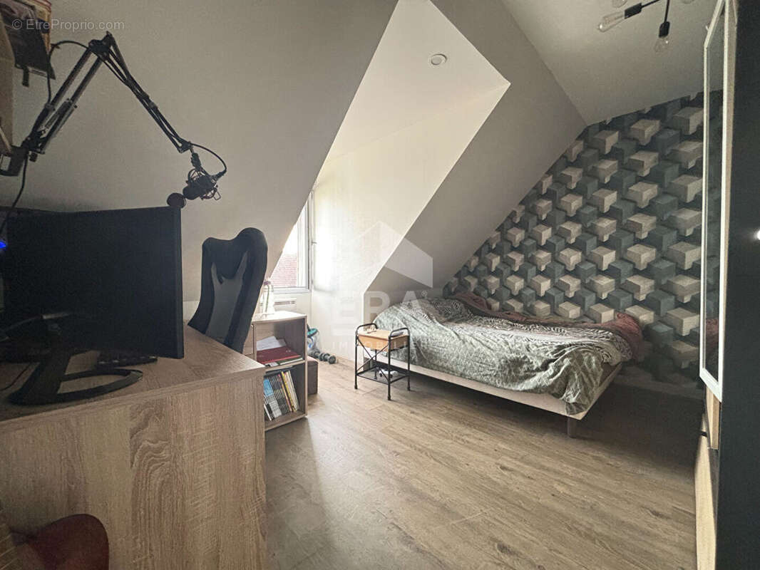 Maison à COURRIERES