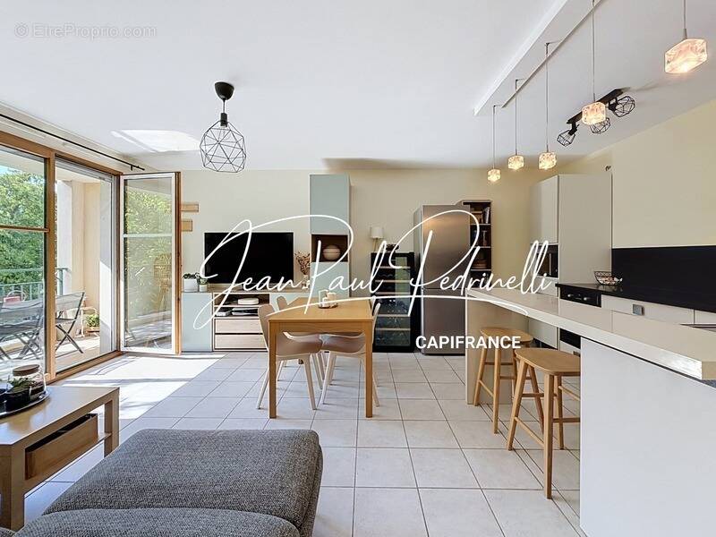 Appartement à TASSIN-LA-DEMI-LUNE