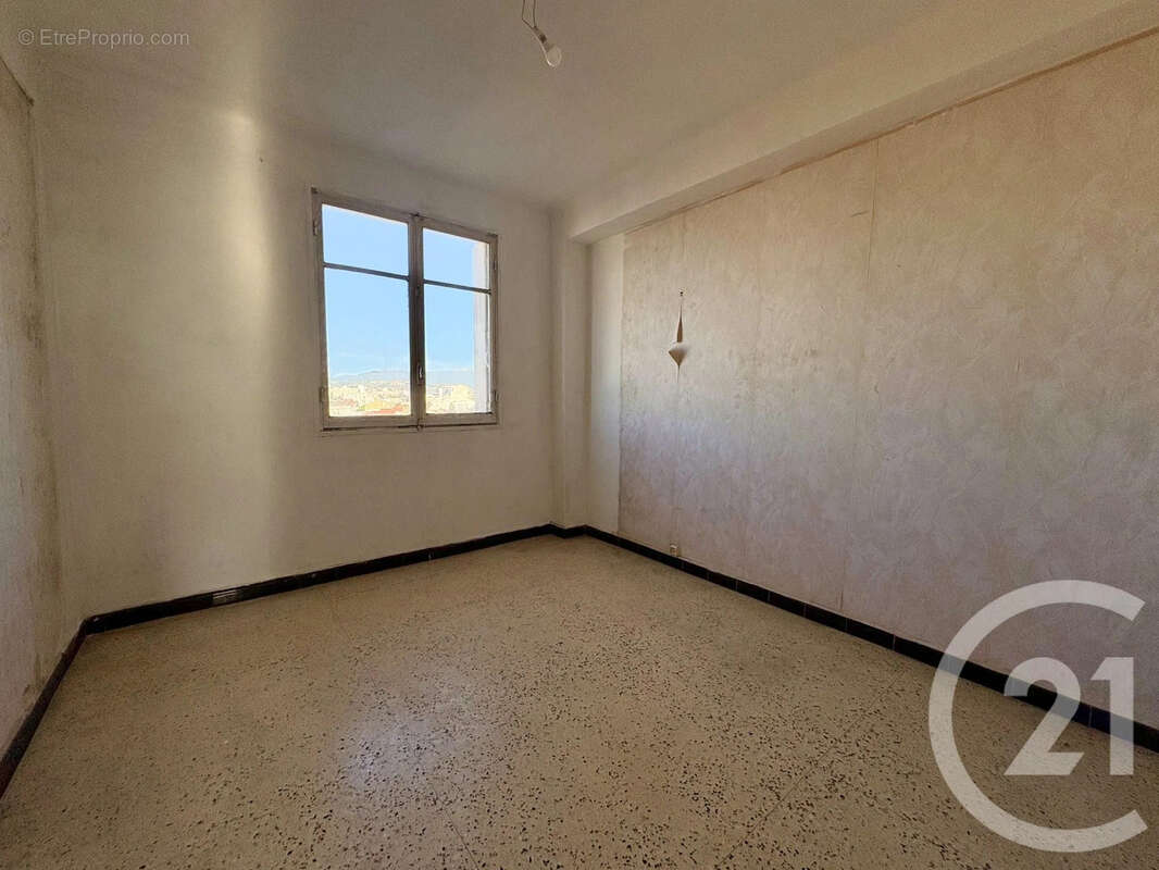 Appartement à MARSEILLE-4E