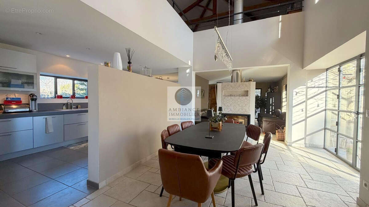 Maison à ETOILE-SUR-RHONE