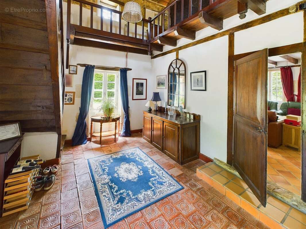 Petite maison en pierre situé dans un hameau - photo 6