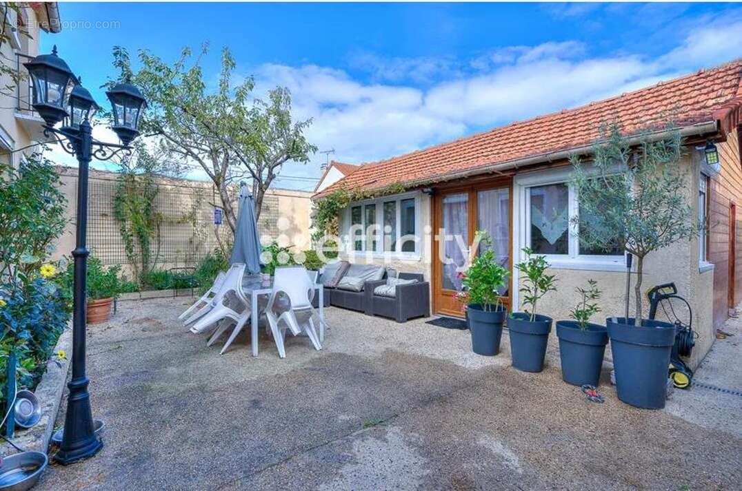 Maison à NEUILLY-PLAISANCE