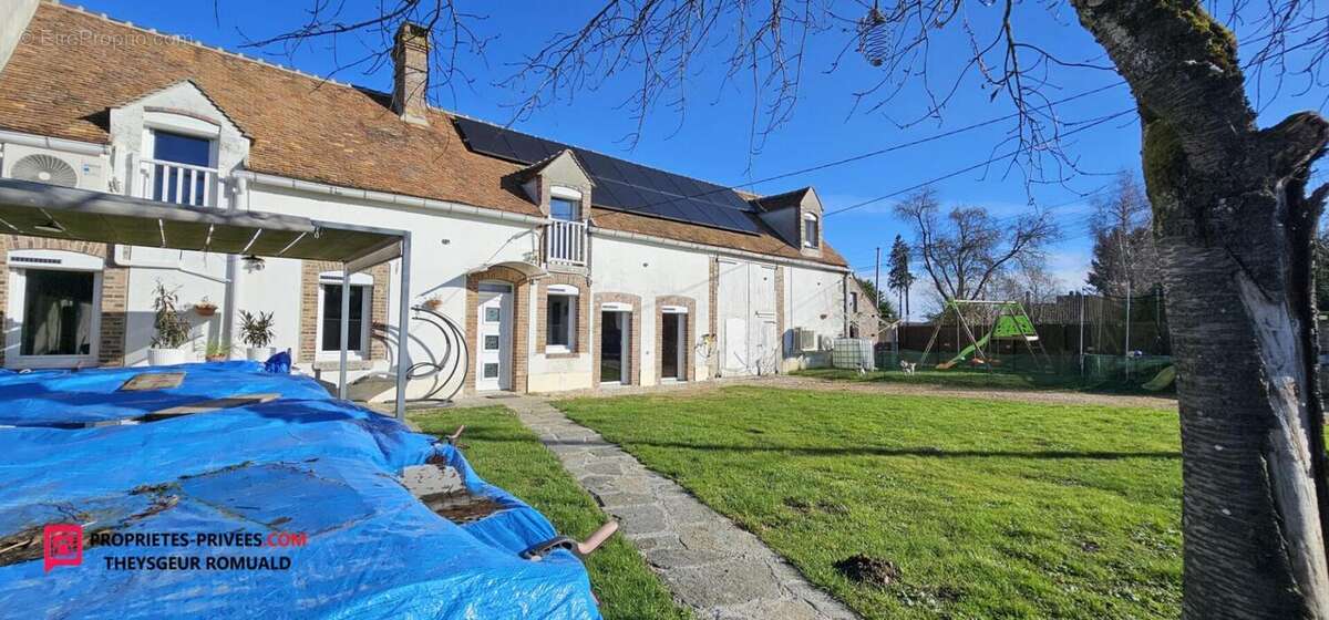 Maison à EGREVILLE